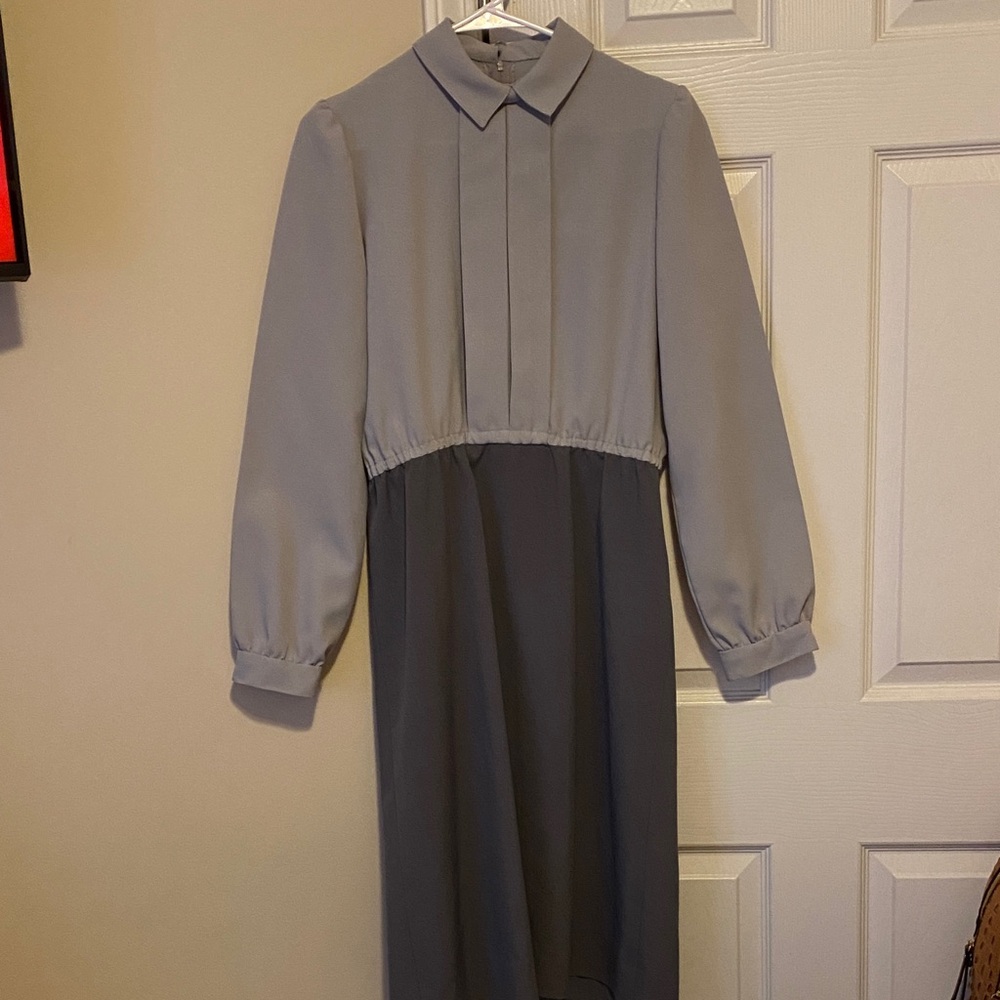 Elegant Gray Long-Sleeve Dress